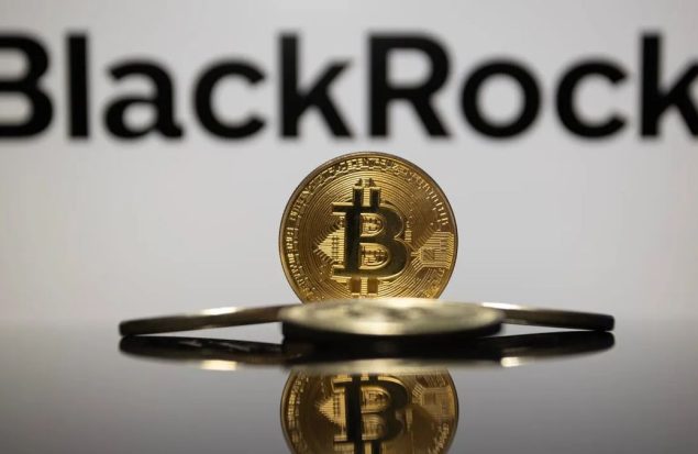 نوسان شدید بیت کوین؛ سقوط به زیر ۶۶,۰۰۰ دلار در پی انتقال دارایی‌های بلک راک