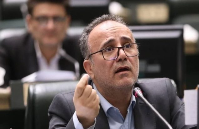 بازسازی فولاد مبارکه و فولاد خوزستان یک ضرورت فوری است / نقش بورس صرفاً جمع‌آوری سرمایه نیست