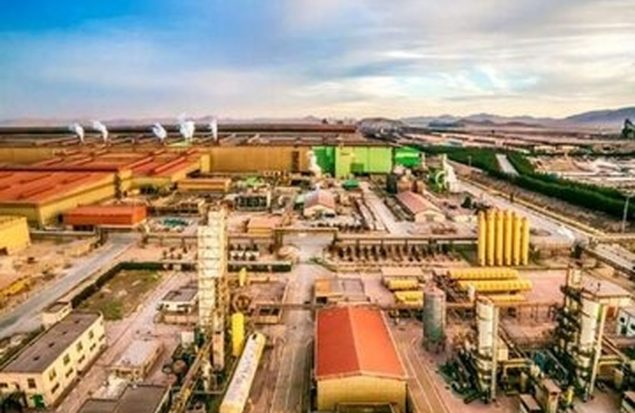 صنایع بزرگ برای بدنه اقتصادی کشور ضعف و شکنندگی ایجاد می‌کند