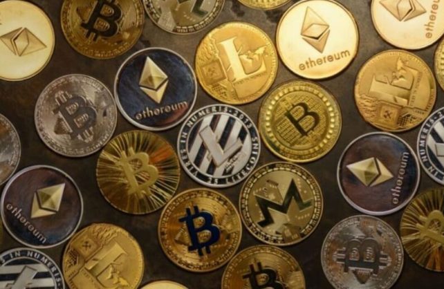آخرین قیمت رمزارزها/ بیت‌کوین صعود تا پشت مرز ۸۳ هزار دلار و تتر همچنان در مسیر کاهش قیمت