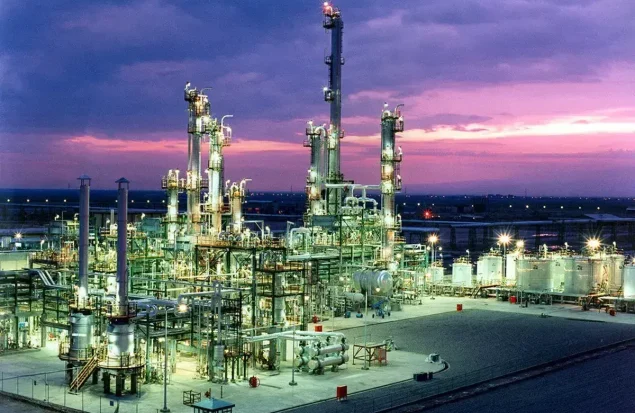 بهبود وضعیت در صنعت پتروشیمی/ ترمیم خسارتهای جنگ در چه مرحلهای است؟ بهبود وضعیت در صنعت پتروشیمی/ ترمیم خسارتهای جنگ در چه مرحلهای است؟