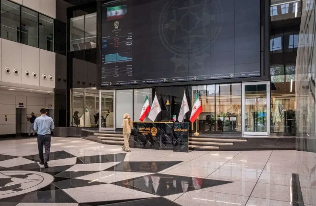 بورس تهران در مسیر رکوردشکنی / ارزش معاملات به ۵۴ همت رسید