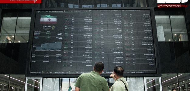 خودرویی‌ها درصدر حجم معاملات/ رکورد ۱۲ روزه سرانه خرید حقیقی شکسته شد