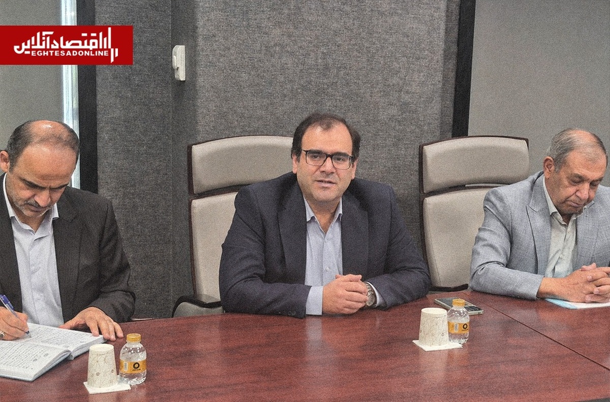 معرفی نماد «زهلال»؛ بازوی سرمایهگذاری هلال احمر تبدیل نهاد مالی میشود معرفی نماد «زهلال»؛ بازوی سرمایهگذاری هلال احمر تبدیل نهاد مالی میشود