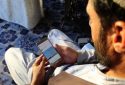 هجوم طالبان به گوشی‌های هوشمند / عکس