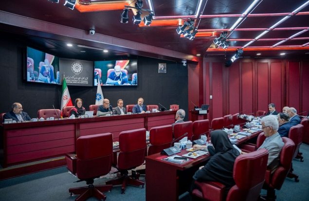 هشدار اتاق تهران به سیاستگذاران؛ بلاتکلیفی اقتصادی سمی است هشدار اتاق تهران به سیاستگذاران؛ بلاتکلیفی اقتصادی سمی است