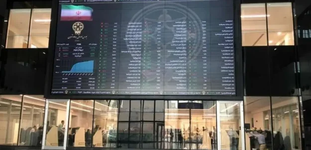بازار سهام در دو راهی؛ شاخص کل ریخت، شاخص هم‌وزن صعود کرد/ نقدینگی کجا رفت؟