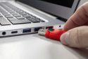 علامت D کنار پورت USB به چه معنایی است؟