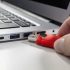 علامت D کنار پورت USB به چه معنایی است؟