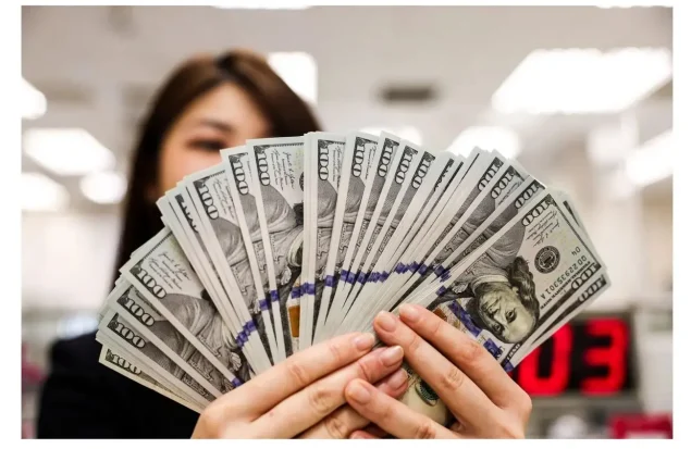 هشدار پزشکیان به بازار ارز رسید/ کانال 210 هزار تومانی دلار نزدیک است؟